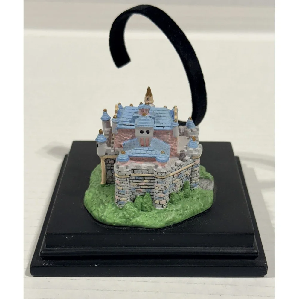 DISNEY 75th Everlasting Time Watch Collectors Club VII - Castle‎ and Watch #2153